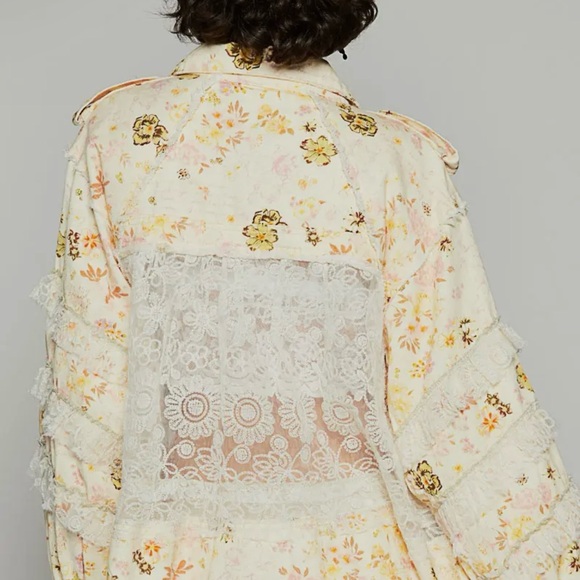 SOLD OUT// POL Oversize Balloon Sleeve Mix
Fabrication Jacket - Picture 3 of 4